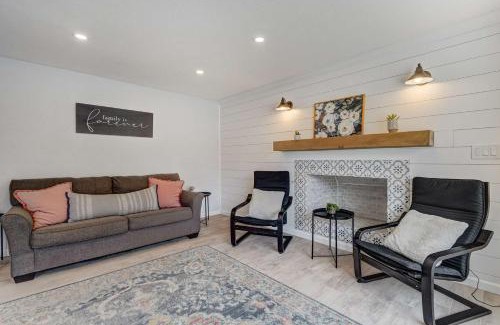 Monument House | Parkside Haven Hot Tub Foosball & Family Fun
