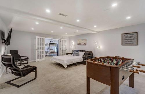 Monument House | Parkside Haven Hot Tub Foosball & Family Fun