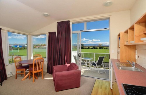 Richmond Hotel | Parkside Motel