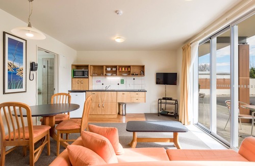 Richmond Hotel | Parkside Motel