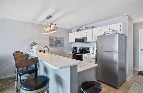 Osage Beach Condo | Parkside Paradise - Waterfront Condo w/Lake & Pool Views!