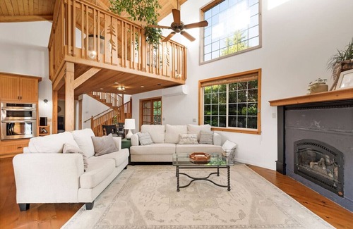 Chico House | Parkside Place | Amazing Location | One Of A Kind