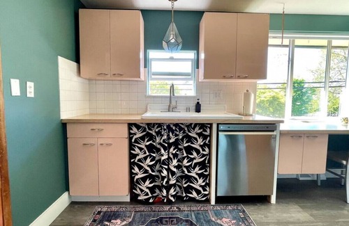 Fremont House | ✨ Parkside Suite Vintage Charm + Modern Comfort ✨