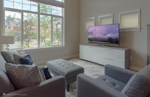 Mountain View District House | Parkview