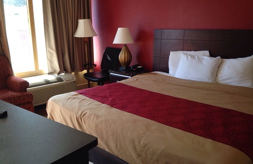 New Castle Hotel | Parkway Inn of Birmingham