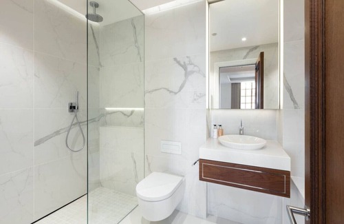 Westminster Apartment | Parliament Square Apartments - Luxury 3-Bed 3 Bath