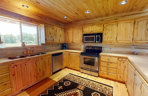 Whitepine House | Parlin Paradise - Parlin/Ohio City