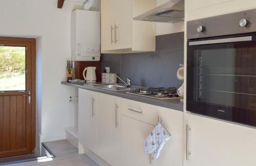 Llanybydder House | Parlwr - Uk11210