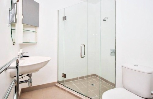 Parnell Apartment | Parnell Retreat: Ocean Views, Pool & Spa - Steps from Auckland's Charms!