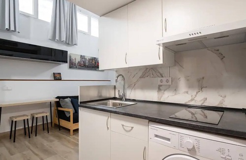Carabanchel Apartment | Parque de la Emperatriz II - Studio for 2 people