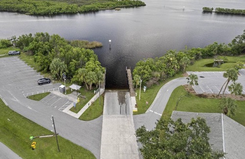 Harbour Heights House | Parrot Paradise