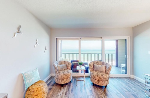 Madeira Beach Apartment | Parrot's Cove