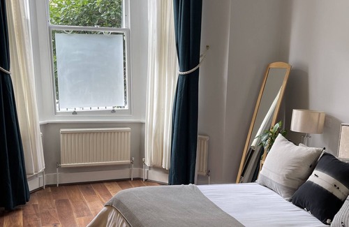Munster Apartment | Parsons Green SW6 garden flat London oasis
