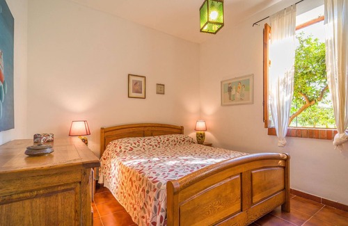 Partinico House | Part of a two-family house on a small hill overlooking the Gulf of Castellammare del Golfo.