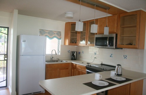 Historic Kailua Village Condo | Partial Ocean View Condo in Center of Kailua Kona