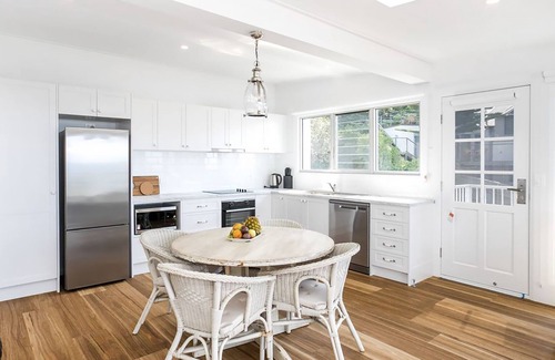 Mollymook Beach House | Pas Beach House Apartment 1