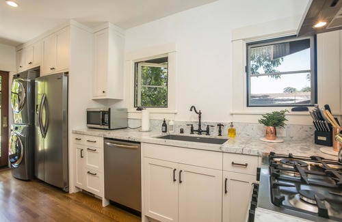 Bungalow Heaven House | Pasadena Bungalow in Historic Bungalow Heaven, 10 minutes from the Rose Bowl