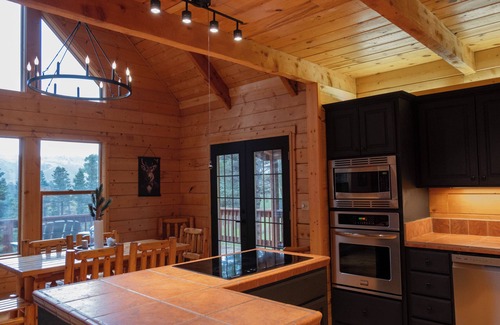 Red Wing Cabin | "Pass Creek Cabin" Luxe Log Home in the Mountains