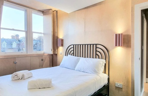 Highgate Apartment | Pass the Keys | Spectacular 2 Bedroom Scandi style Loft Highgate