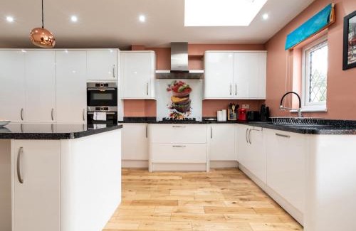 Sidcup House | Pass the Keys 4 Bed house Parking 5 mins Sidcup Station