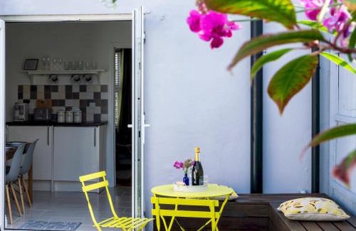 Montpellier House | Pass the Keys Bath Road Retreat 2 bedrooms with garden