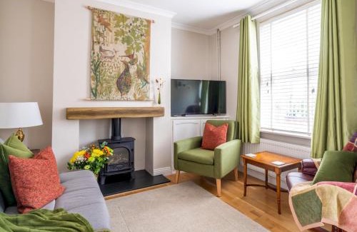 Montpellier House | Pass the Keys Bath Road Retreat 2 bedrooms with garden