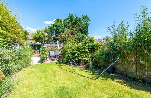 West Ealing House | Pass the Keys | Beautiful 3 Bedroom family home over 3 floors