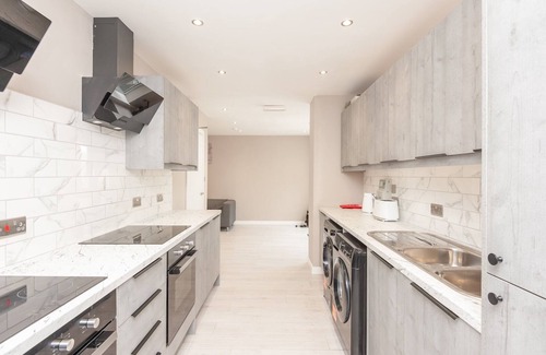 Burnley Apartment | Pass the Keys | Burnley Central Hub Stylish Stay