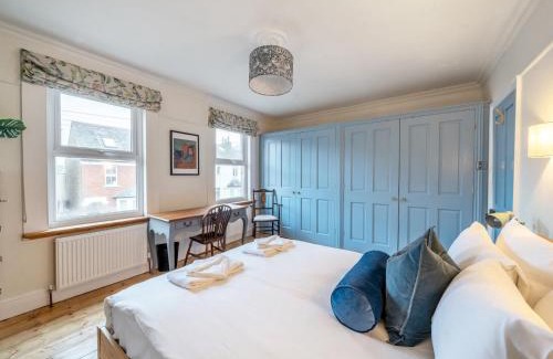Oxford House | Pass the Keys Charming 4BR Victorian Townhouse - Central Oxford