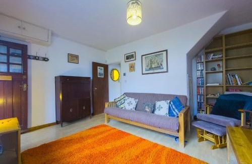 Island Gardens House | Pass the Keys Charming Home Near Thames DLR