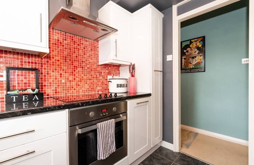 Richmond-upon-Thames Apartment | Pass the Keys | City convenience - the whole package