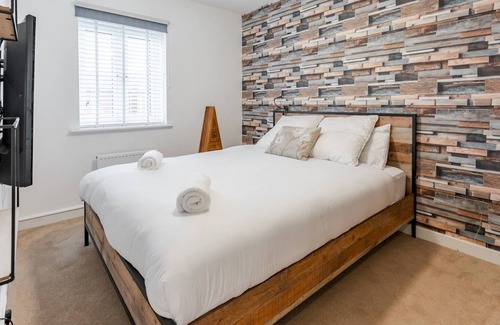 Aylsham House | Pass the Keys | Comfortable family home