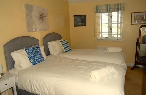 Chipping Norton House | Pass the Keys Cosy Bliss Lodge 5 min walk to Chipping Norton