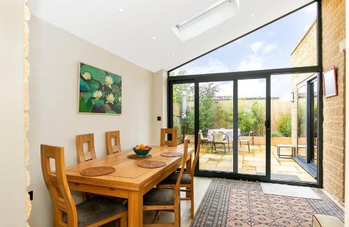Chipping Norton House | Pass the Keys Cosy Bliss Lodge 5 min walk to Chipping Norton