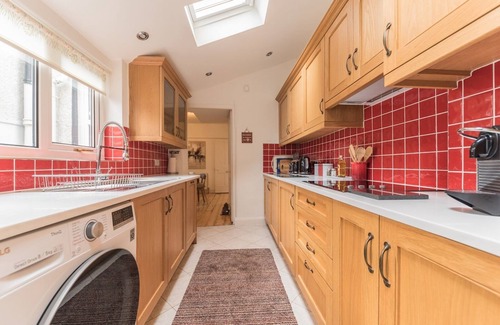 Newland Near Ulverston House | Pass the Keys | Cosy Cottage Nestled in the Center of Ulverston