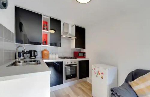 Cambridge House | Pass the Keys Cosy Cabin in Central Cambridge Free Parking