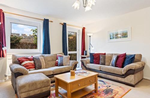 York House | Pass the Keys Cosy York Home with Parking