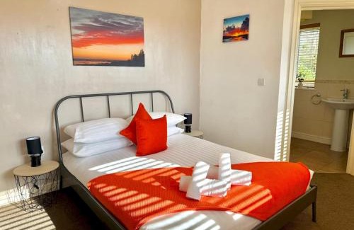 Reynoldston House | Pass the Keys Countryside Retreat in Reynoldston Gower, Sleeps 10