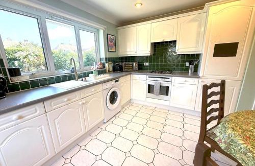 New Romney House | Pass the Keys Hamilton House-Superb location