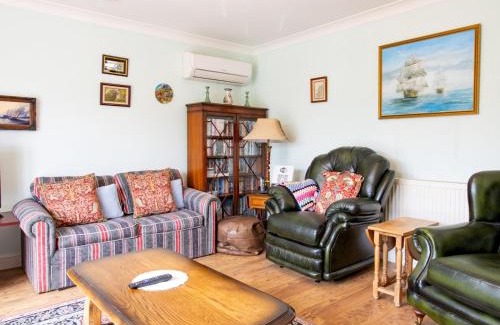 New Romney House | Pass the Keys Hamilton House-Superb location