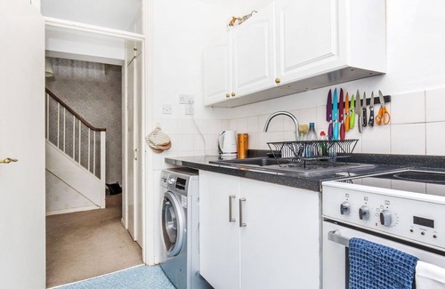 Swiss Cottage Apartment | Pass the Keys | Hampstead 2BED Maisonette near Finchley Road,NW6