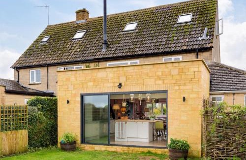 Cold Aston House | Pass the Keys Idyllic family home Stunning views Garden