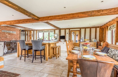 Sidlesham House | Pass the Keys | Large Converted Barn With Pool, Gym and Gardens