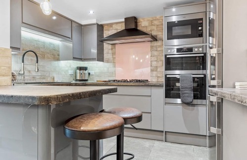 Newland Near Ulverston House | Pass the Keys | Lovely 2 Bed With Pool Table | Ulverston
