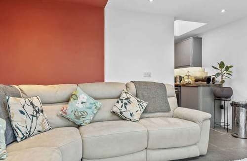 Newland Near Ulverston House | Pass the Keys | Lovely 2 Bed With Pool Table | Ulverston