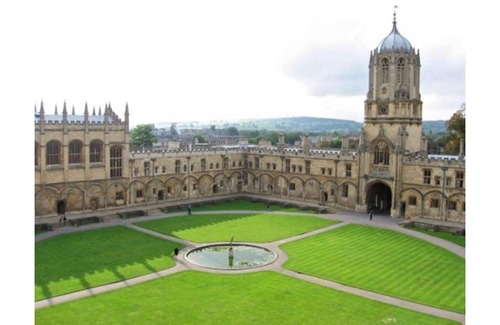 Littlemore Apartment | Pass the Keys | Lovely Oxford 2 Bed Apartment with Free Parking and Garden