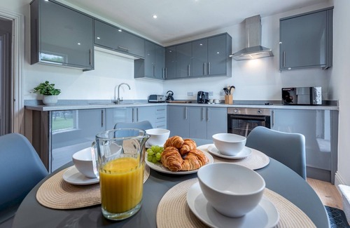 Madeley Apartment | Pass the Keys | Modern Apartment with Terrace