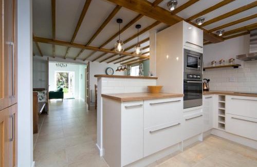 Pen-y-sarn House | Pass the Keys Modern Character Welsh Cottage with Garden