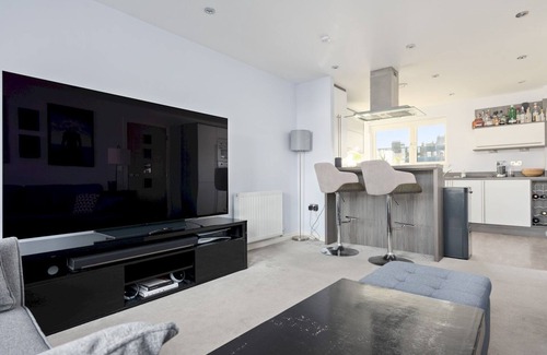 Bonnington Apartment | Pass the Keys |Modern 2bed Apartment Edinburgh