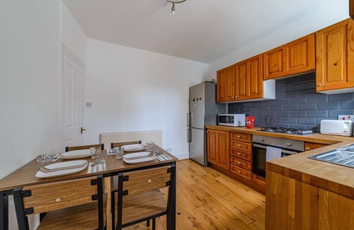 Stratford House | Pass the Keys | Modern Simplicity 10mins from Westfield, Stratford
